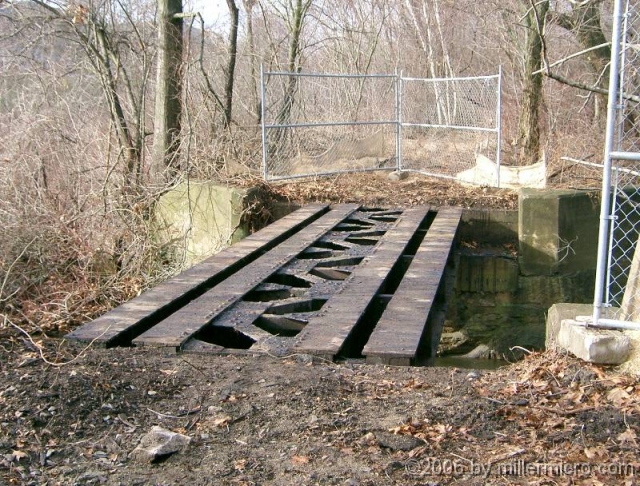 050105CRTBridgeDeck3 ...and leaves two old bridges ready for new and trail-friendly decks. Those decks were expected in 2005, didn't make it in 2006, and will be EAGERLY expected in 2007! (The lumber  and a contractor have been awaiting approvals since 2003.)