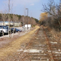 040424WonderbreadSpur In the same section in April 2004, you can see that the rails and ties were recently removed.