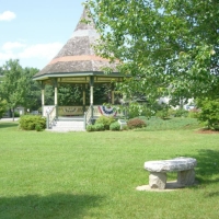 060630NewBostonNHTownCommon The Town Common in New Boston, New Hampshire.