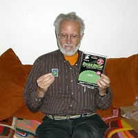 Packaging5 It and its carrying case go into a blister pack.