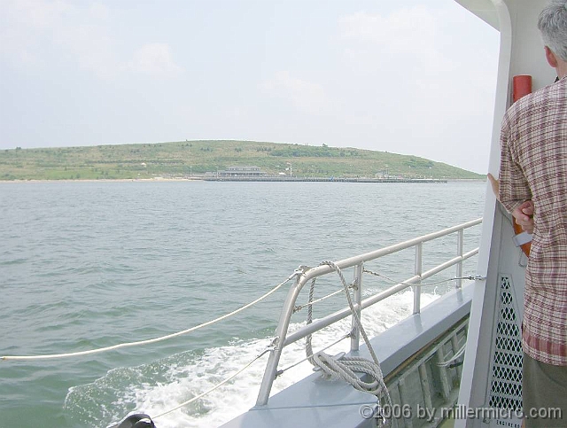 060727SpectacleIsland1 Eventually, our boat slows for the final approach to the new pier at Spectacle Island.
