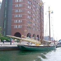 060727SchoonerLettieGHoward3 Lovely old schooner, lovely new building, Fan Pier.