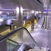 060727SilverLine6 At our destination, the Courthouse stop, we found a new subway station of stunning design!