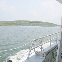 060727SpectacleIsland1 Eventually, our boat slows for the final approach to the new pier at Spectacle Island.